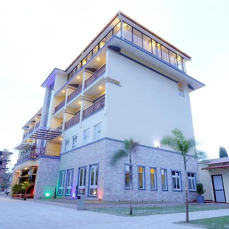 Om Gaura Hotel Pókhara Exteriér fotografie