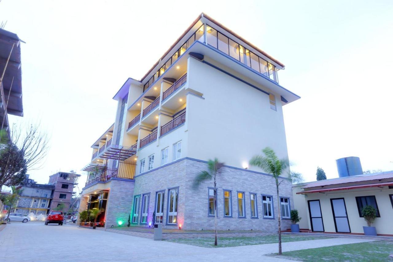 Om Gaura Hotel Pókhara Exteriér fotografie