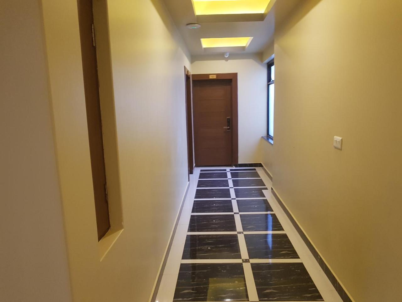 Om Gaura Hotel Pókhara Exteriér fotografie