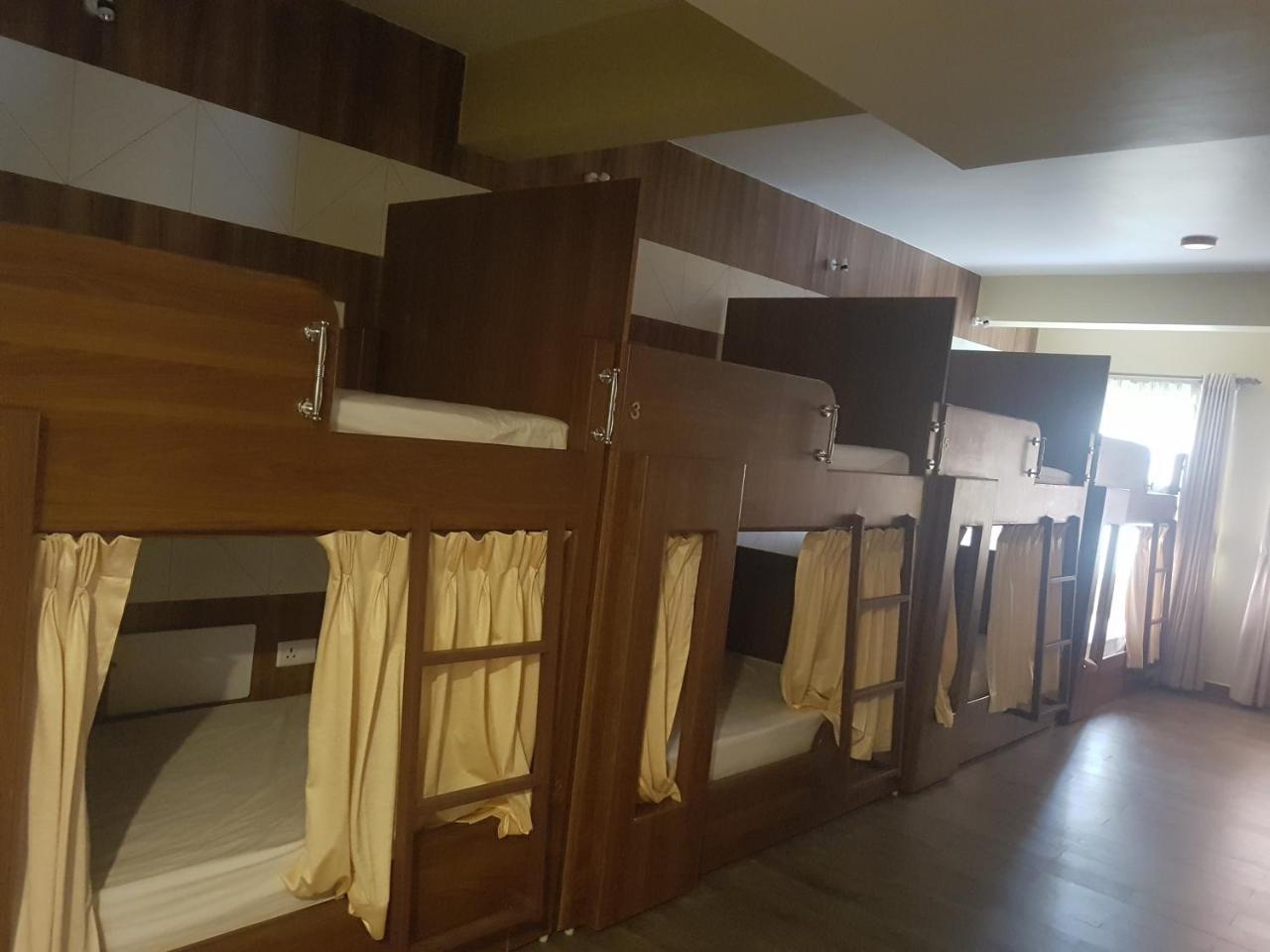 Om Gaura Hotel Pókhara Exteriér fotografie